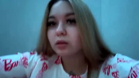 Snapshot of green_eyes_twinkl chatting on 02-04-25, 03:26 Lina 3 online show from 02-04-25, 03:26