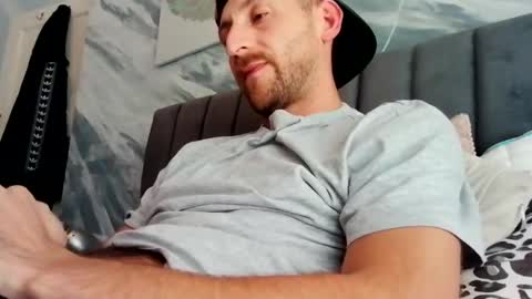 Snapshot of greendiamon chatting on 10-27-25, 09:57 greendiamon online show from 10-27-25, 09:57