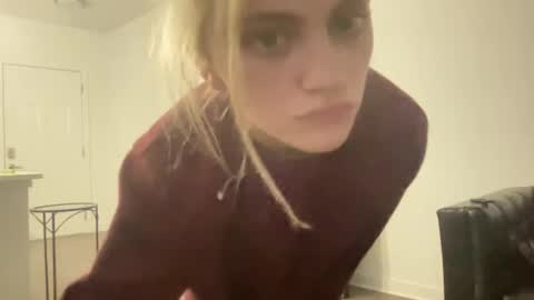 Snapshot of greeneyeddream129 chatting on 12-13-24, 11:17 mila 3 online show from 12-13-24, 11:17
