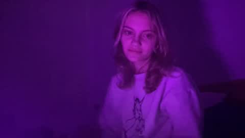 Snapshot of greeneyeddream129 chatting on 12-28-24, 06:39 mila 3 online show from 12-28-24, 06:39