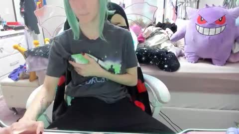 GreenEyedLovexo online show from 11-13-25, 10:08