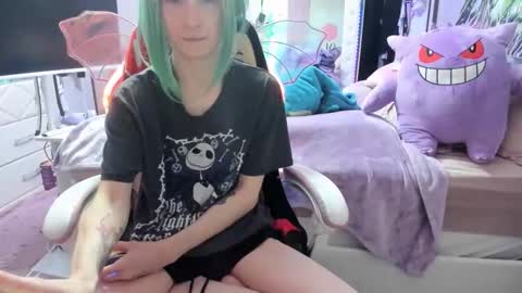 GreenEyedLovexo online show from 04-19-26, 08:55