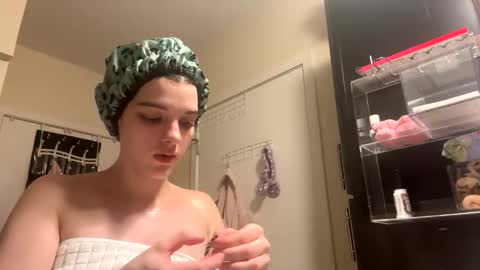 greeneyedmilly online show from 11-10-25, 01:37