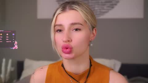 Snapshot of greengazon chatting on 02-09-26, 12:09 Kelly online show from 02-09-26, 12:09