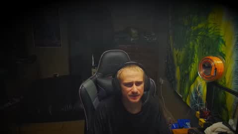 Greenlungs8195 online show from 11-16-25, 05:18