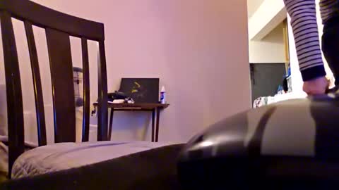 Snapshot of greenvertgo chatting on 12-21-25, 10:17 greenvertgo online show from 12-21-25, 10:17