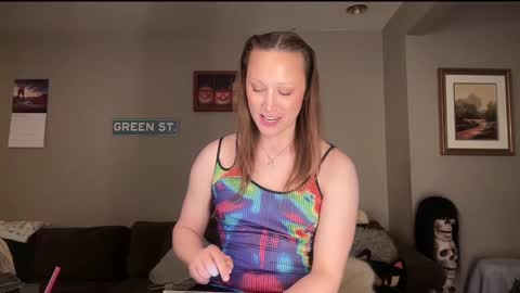 Snapshot of greenxxxqueen chatting on 02-18-25, 06:15 SexQueen Nikki online show from 02-18-25, 06:15