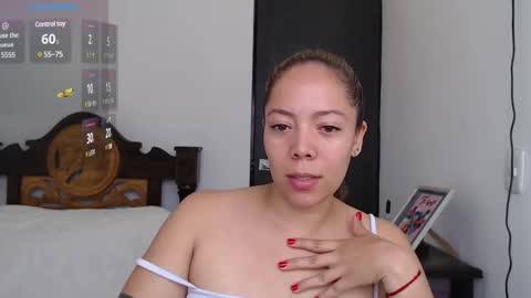 Snapshot of greicylondon chatting on 03-12-25, 01:51 grey online show from 03-12-25, 01:51