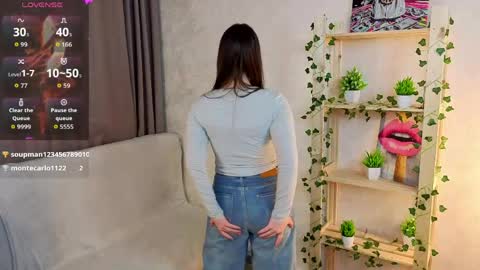 Cutie Ellie online show from 05-25-26, 05:41