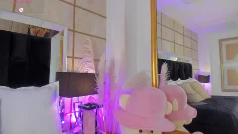 Greta Velvet  online show from 10-18-25, 07:58