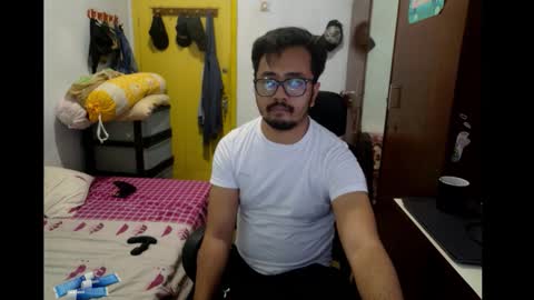 Grey Hardy Slave online show from 12-17-25, 04:57