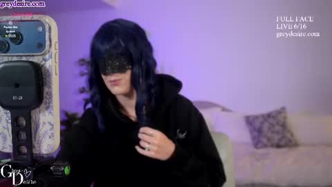 Snapshot of greydesire69 chatting on 06-12-26, 02:05 2 online show from 06-12-26, 02:05