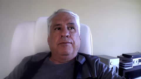 Snapshot of grisa01 chatting on 10-23-25, 01:10 grisa01 online show from 10-23-25, 01:10