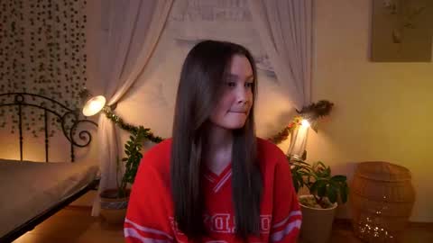 Gwen online show from 12-20-25, 04:08