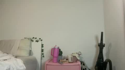 Snapshot of grrlgod chatting on 01-19-25, 07:25 grrlgod online show from 01-19-25, 07:25