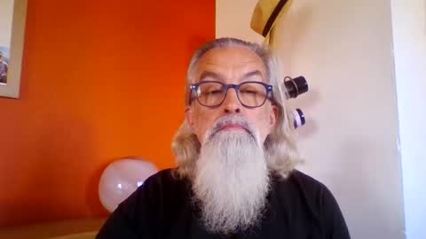 Snapshot of grybear60 chatting on 10-17-25, 09:23 Grybear online show from 10-17-25, 09:23