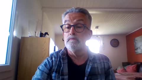 Snapshot of grybear60 chatting on 05-14-26, 10:44 Grybear online show from 05-14-26, 10:44