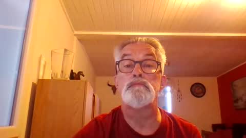 Snapshot of grybear60 chatting on 05-31-26, 11:06 Grybear online show from 05-31-26, 11:06