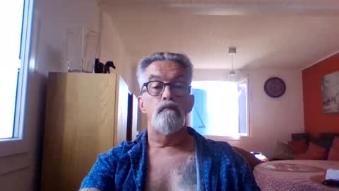 Snapshot of grybear60 chatting on 06-03-26, 06:27 Grybear online show from 06-03-26, 06:27
