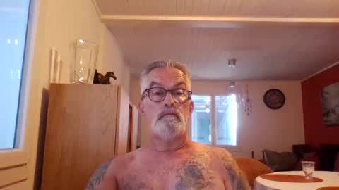 Snapshot of grybear60 chatting on 06-23-26, 06:11 Grybear online show from 06-23-26, 06:11