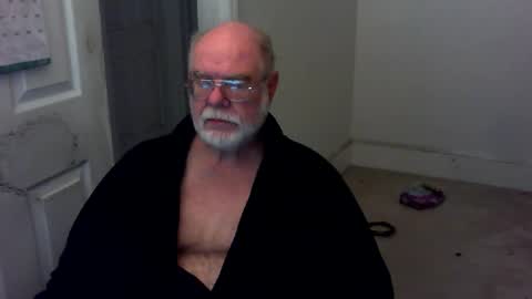 Snapshot of gtnolder60 chatting on 09-16-25, 10:49 Gary online show from 09-16-25, 10:49