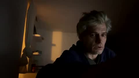 guardiannif_ online show from 02-02-25, 06:04