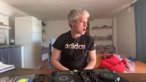 guardiannif_ online show from 02-25-26, 12:04