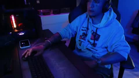 Guayaco  online show from 10-31-25, 02:56