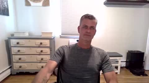 Snapshot of gudguy2025 chatting on 05-18-26, 04:13 gudguy2025 online show from 05-18-26, 04:13