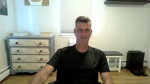 Snapshot of gudguy2025 chatting on 06-20-26, 04:32 gudguy2025 online show from 06-20-26, 04:32