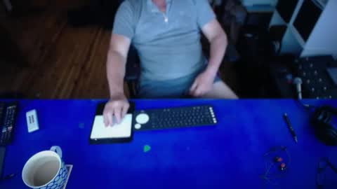 guesswhatigot2 online show from 11-30-25, 03:10