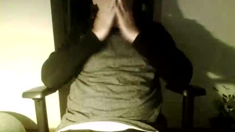 Snapshot of guide2 chatting on 01-02-25, 10:22 Dislove online show from 01-02-25, 10:22