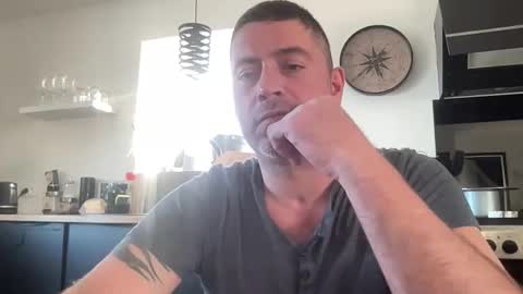 guil0 online show from 10-29-25, 07:37