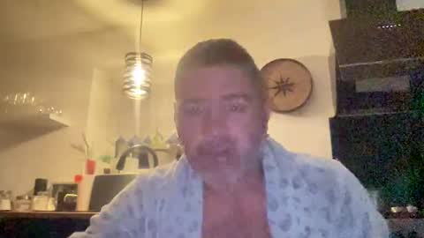 guil0 online show from 10-30-25, 09:44