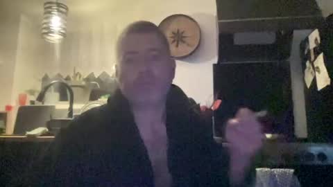 guil0 online show from 11-06-25, 09:21