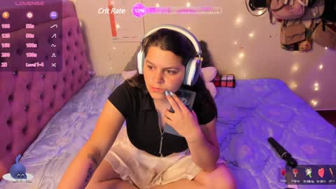 Hello Im Julieta Im 25 years old welcome to my room have fun and be happy. online show from 01-21-25, 06:54