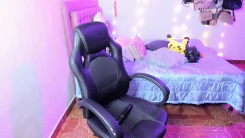 Hello Im Julieta Im 25 years old welcome to my room have fun and be happy. online show from 01-24-25, 08:13