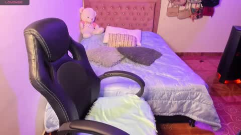Hello Im Julieta Im 25 years old welcome to my room have fun and be happy. online show from 03-03-25, 02:47