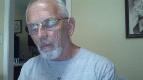 Snapshot of gulfcoast1952 chatting on 12-14-24, 01:49 Roy online show from 12-14-24, 01:49