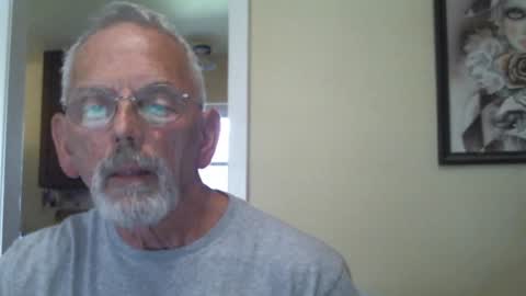 Snapshot of gulfcoast1952 chatting on 01-06-25, 08:28 Roy online show from 01-06-25, 08:28