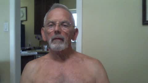 Snapshot of gulfcoast1952 chatting on 01-15-25, 04:00 Roy online show from 01-15-25, 04:00