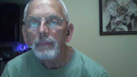 Snapshot of gulfcoast1952 chatting on 01-29-25, 02:21 Roy online show from 01-29-25, 02:21