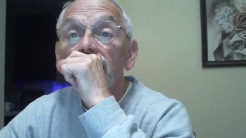 Snapshot of gulfcoast1952 chatting on 02-12-25, 11:40 Roy online show from 02-12-25, 11:40