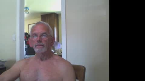 Snapshot of gulfcoast1952 chatting on 09-10-25, 06:41 Roy online show from 09-10-25, 06:41