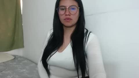 Vane blonde and Hazell black hair online show from 11-25-25, 05:57