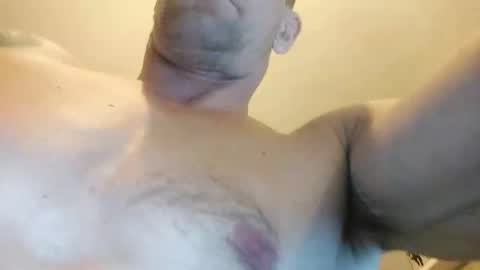 gunnarssonbenni33 online show from 06-08-26, 01:28