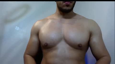 holl latino online show from 04-15-26, 11:49