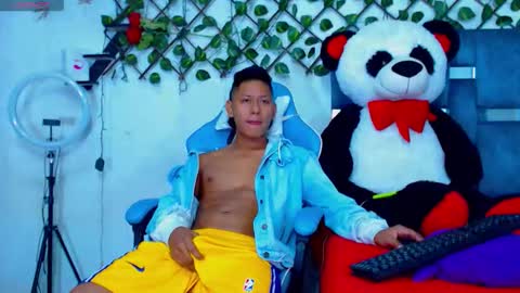 Hakim online show from 02-08-26, 02:09