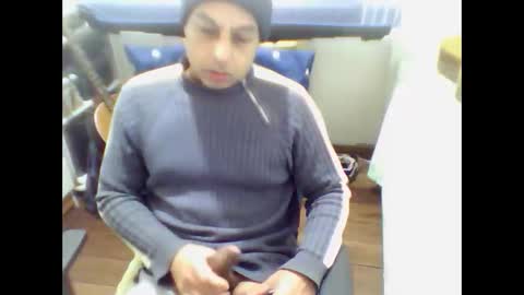 Snapshot of guty50 chatting on 06-07-26, 07:28 guty50 online show from 06-07-26, 07:28