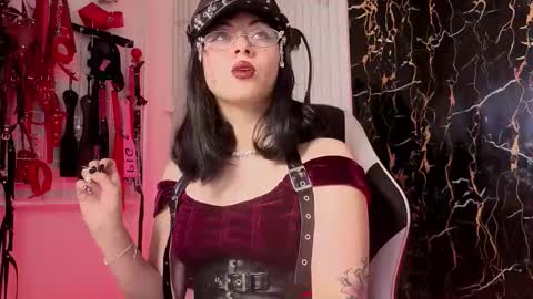 Snapshot of guxplo_ chatting on 09-26-25, 01:04 Miss online show from 09-26-25, 01:04